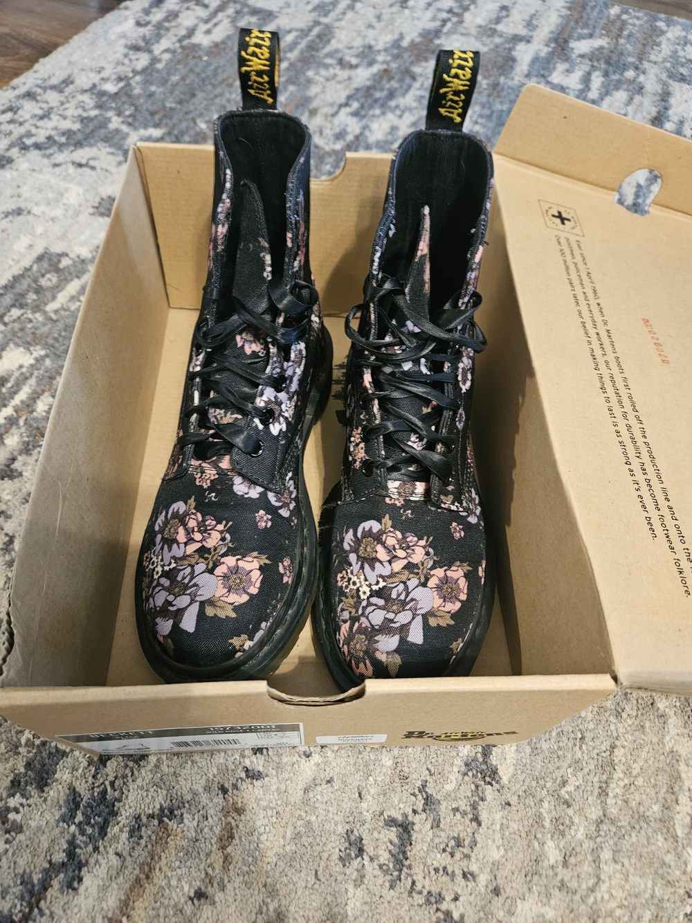 NIB Dr. Martens Floral Canvas Lace-Up Boots - Black with Pink Floral